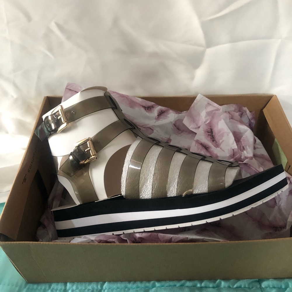 Jessica Simpson Stylish Women's jelly shoe Sandals with Buckle Detail